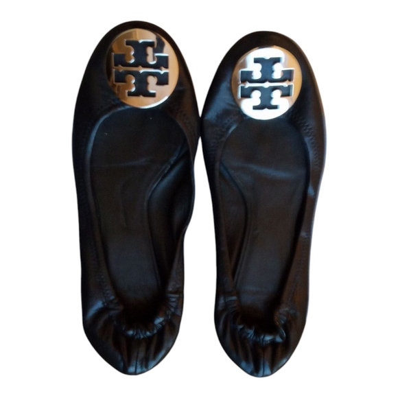 Tory Burch Black and Silver Leather Flats with Metallic Emblem Size 9 - Picture 3 of 5